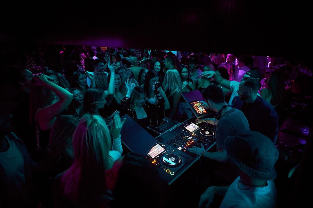 DEER LADY TORONTO FRIDAYS